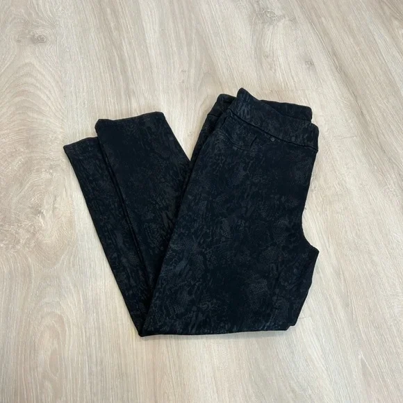 Chico's Black Pull on Foil Snakeskin Jeans for Women, Size 10 - Picture 2 of 7